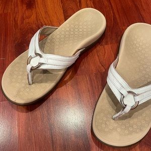 Orthopedic Vionic arch support sandals